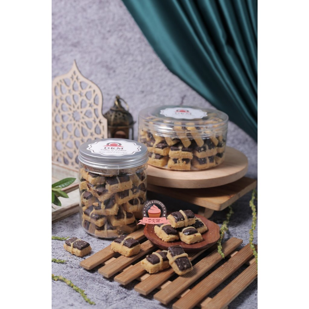 

CHOCO STICK COOKIES KUE KERING COKLAT LEBARAN Toples 500 gr