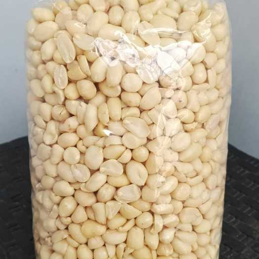 

Kacang Tanah Kupas Mentah Ukuran 51/61 Sedang