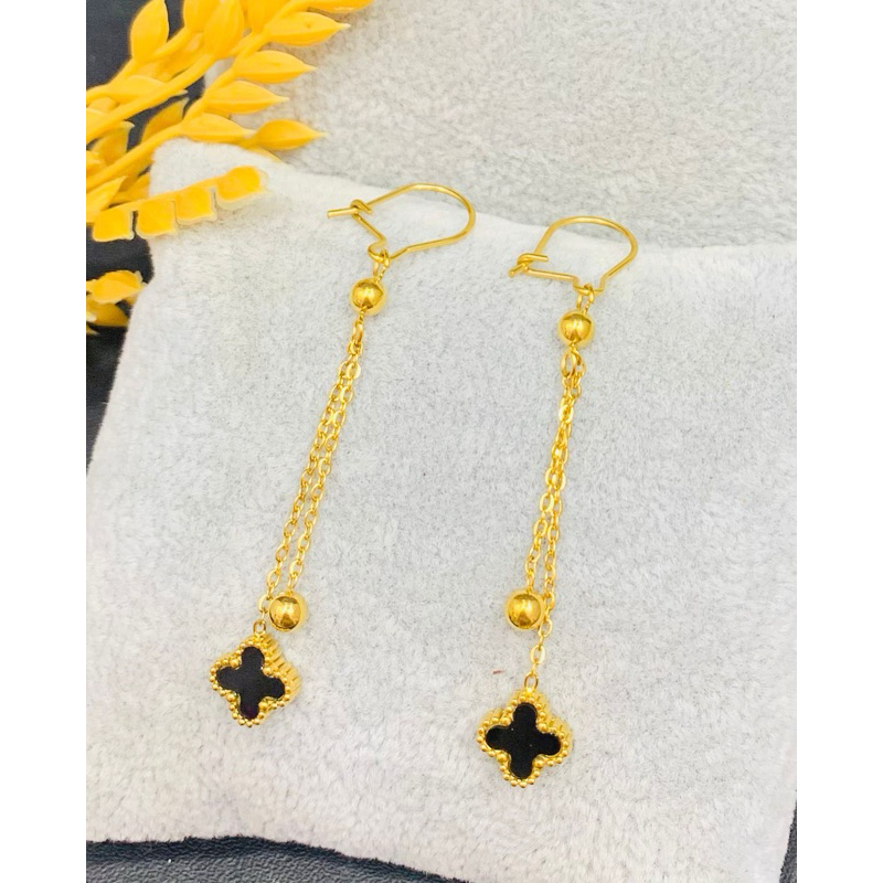 anting rantai bunga hitam