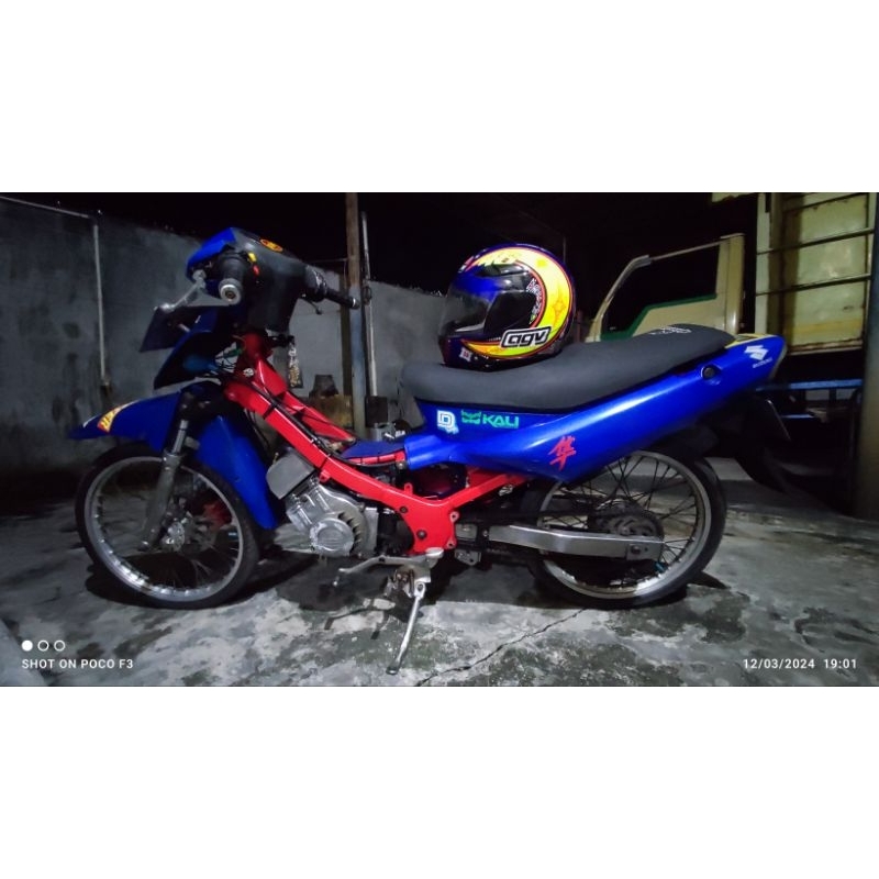 helm fullface AGV juara dunia Valentino rossi 2002