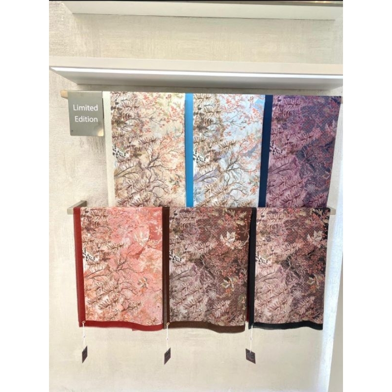 Buttonscarves The Limited Edition Holiday Series 2