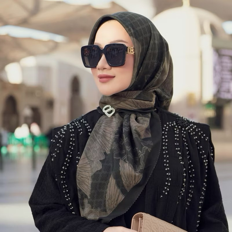 Buttonscarves Medina Series