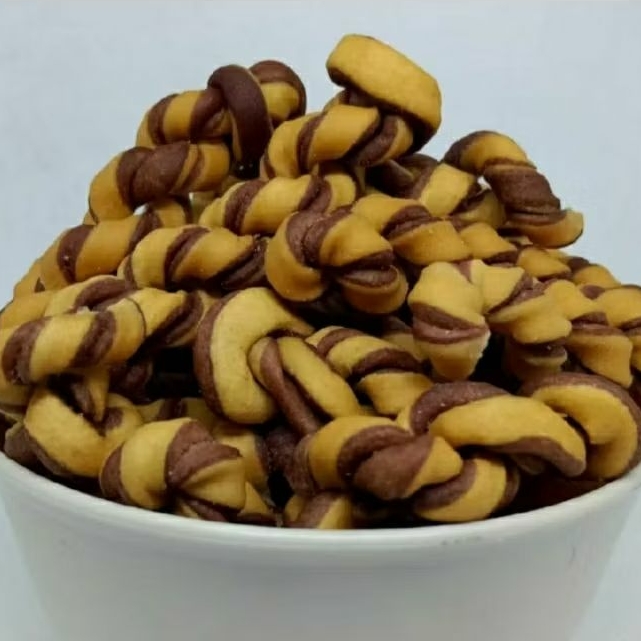 

1,5 Kg Kue Tambang Untir-Untir Cokelat