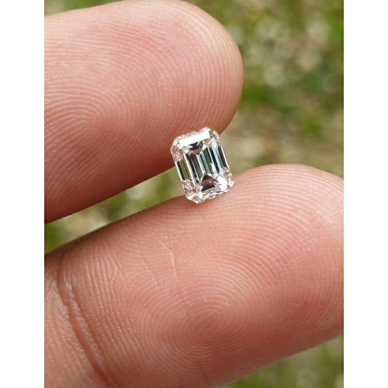 emerald cut 0.83carat