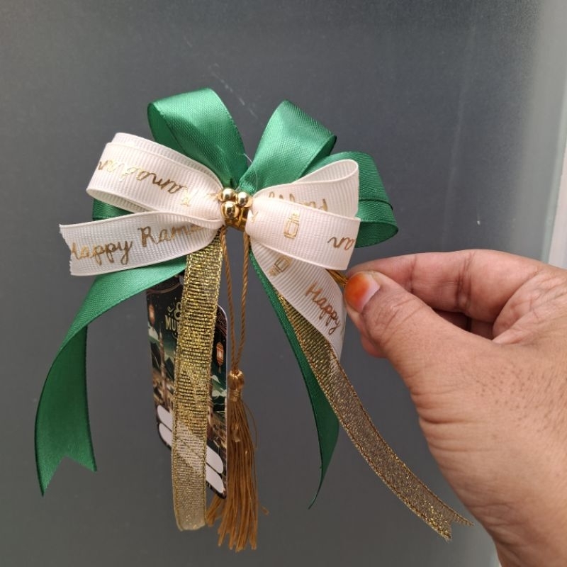 

pita instan hampers lebaran tassel gold +hangtag