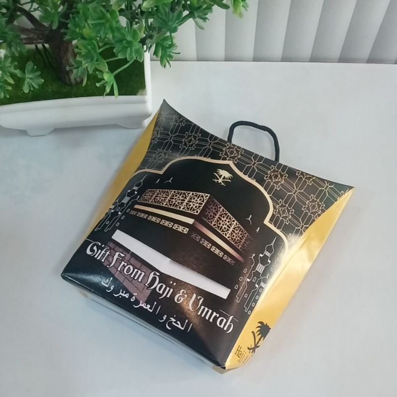 

Tas gift oleh oleh Haji dan umrah