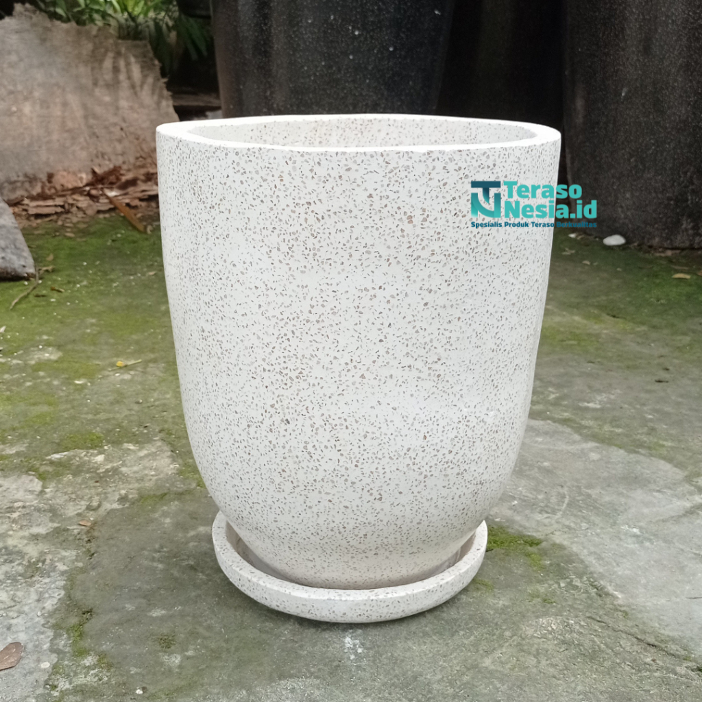 1 Set Pot Teraso Tipe Apolo Warna Putih D 31 T 36 + Tatakan Pot Teraso D 25