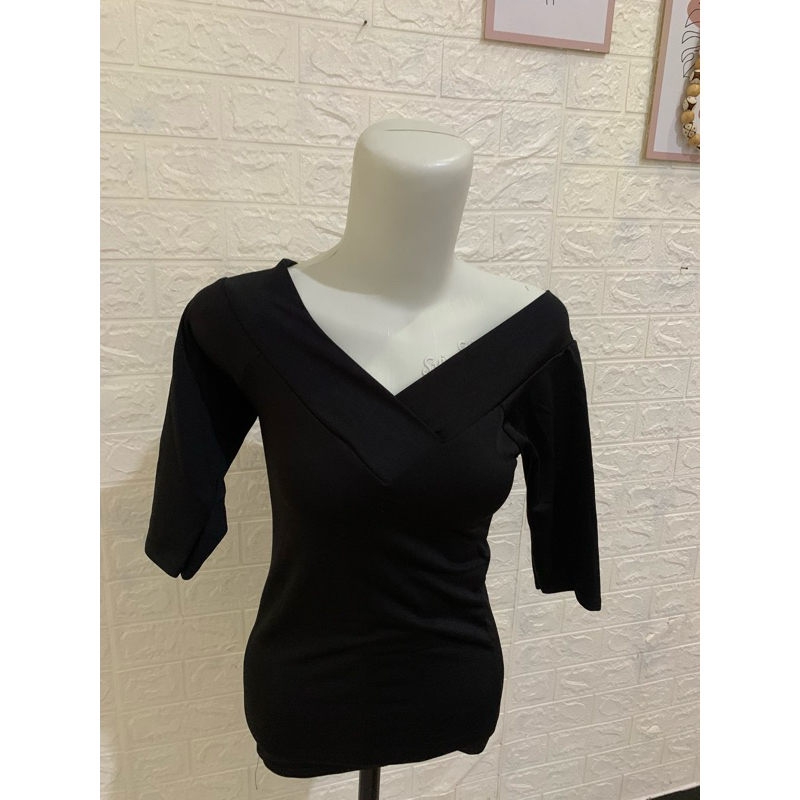 Baju Wanita Hitam Lengan Pendek