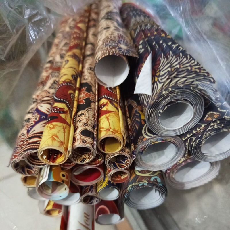 

KERTAS KADO BATIK RANDOM UKURAN STANDAR