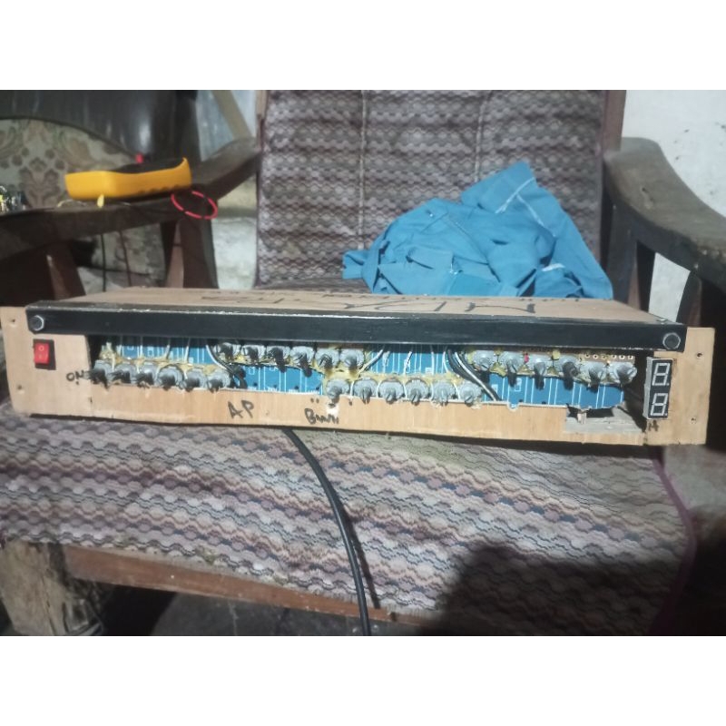 equalizer 24 chanel bekas normal tinggal tancap pln