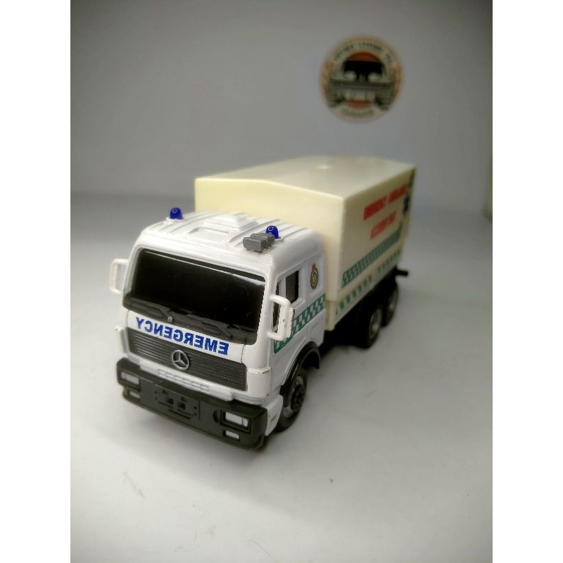 Diecast Hongwell Cararama TRUCK Mercedez Benz Ambulance 1/43 LOOSE