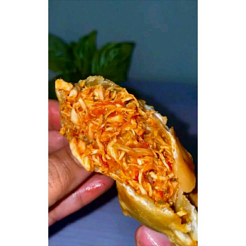 

cireng isi ayam suwir pedas nampol