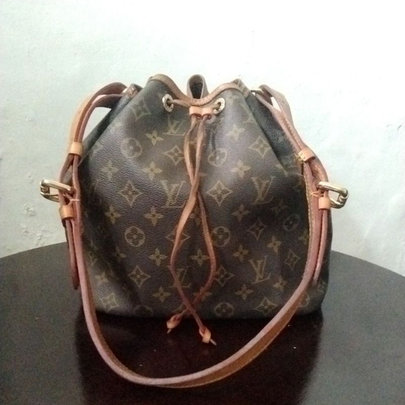 tas preloved / second lv serut