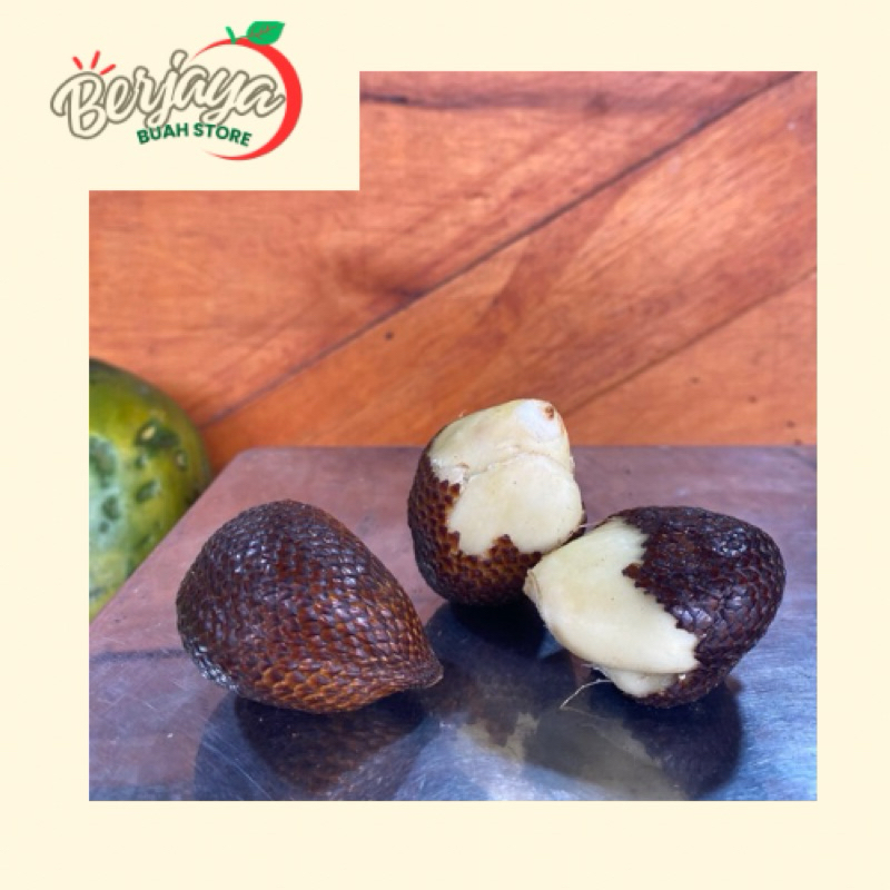 

[Berjaya Buah Store] Salak Pondoh 1 Kg Bergaransi