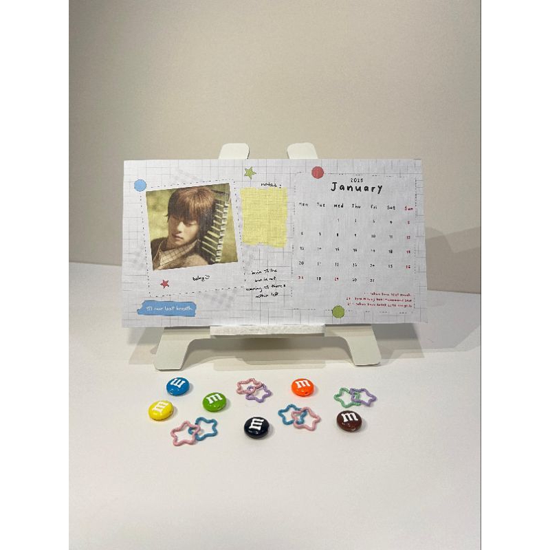 

HAPPY JIN 2025 DESK CALENDAR | KALENDER JIN | HAPPY CALENDAR | HAPPY JIN | BTS CALENDAR | KALENDER MEJA | KALENDER BTS