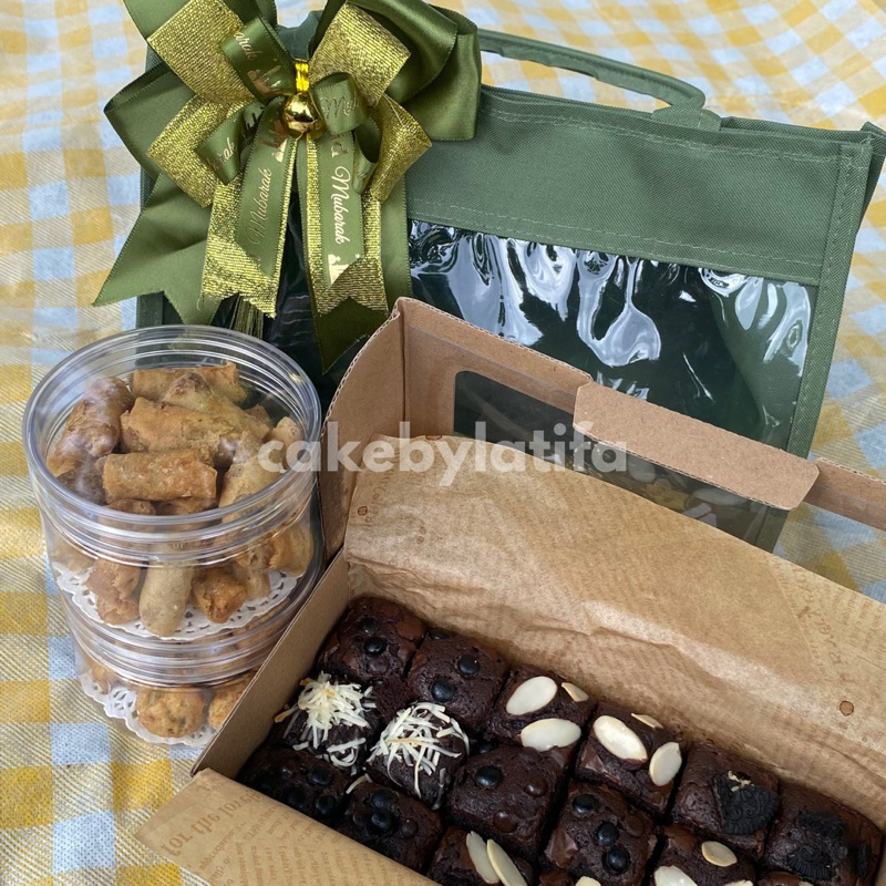 

Fudge / Fudgy Brownies Chocolate 20x10 Premium Cake Kue Hampers Brownie Brownies Panggang Sekat