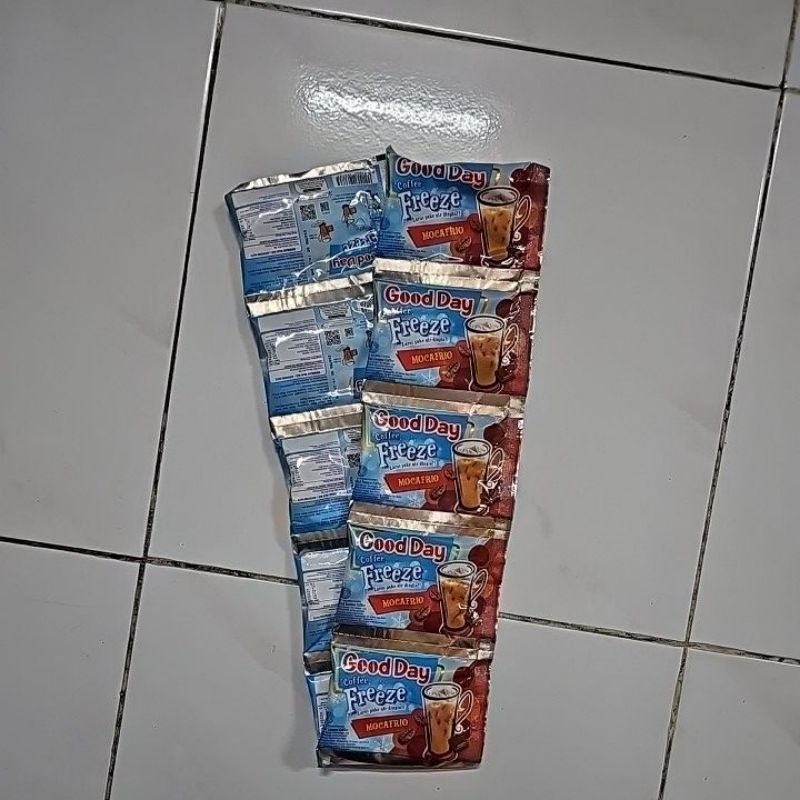 

Good Day Freeze MOCAFRIO 30 gram dijual 1 renteng isi 10 saset