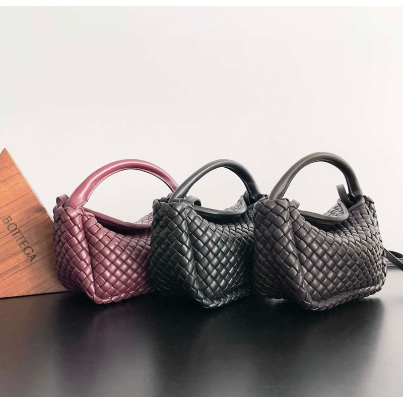 

Small Cobble Top Handle