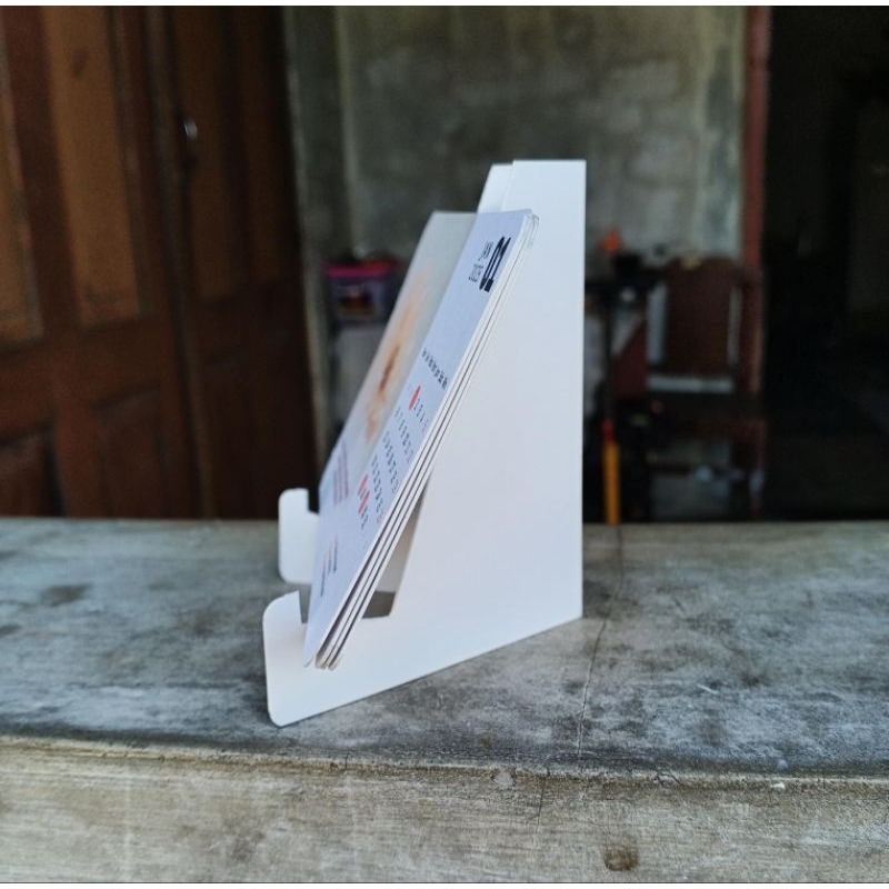 

Kalender Meja Estetik 2025_Motivasi Islami