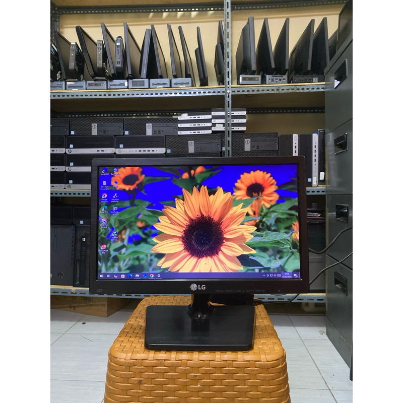 obral led monitor 16 inch LG wide scren bisa cctv komplit kabel