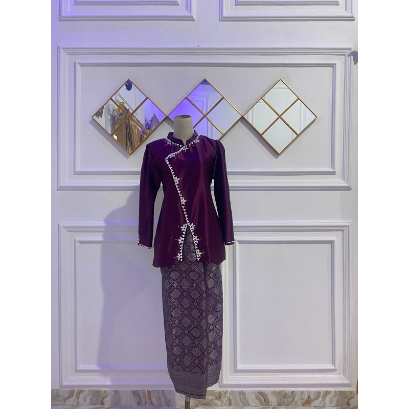 kurung Melayu modern