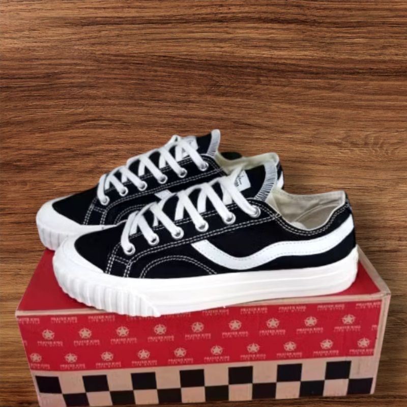 SEPATU DISTRO CASUAL PRAYER KIDS BNIB