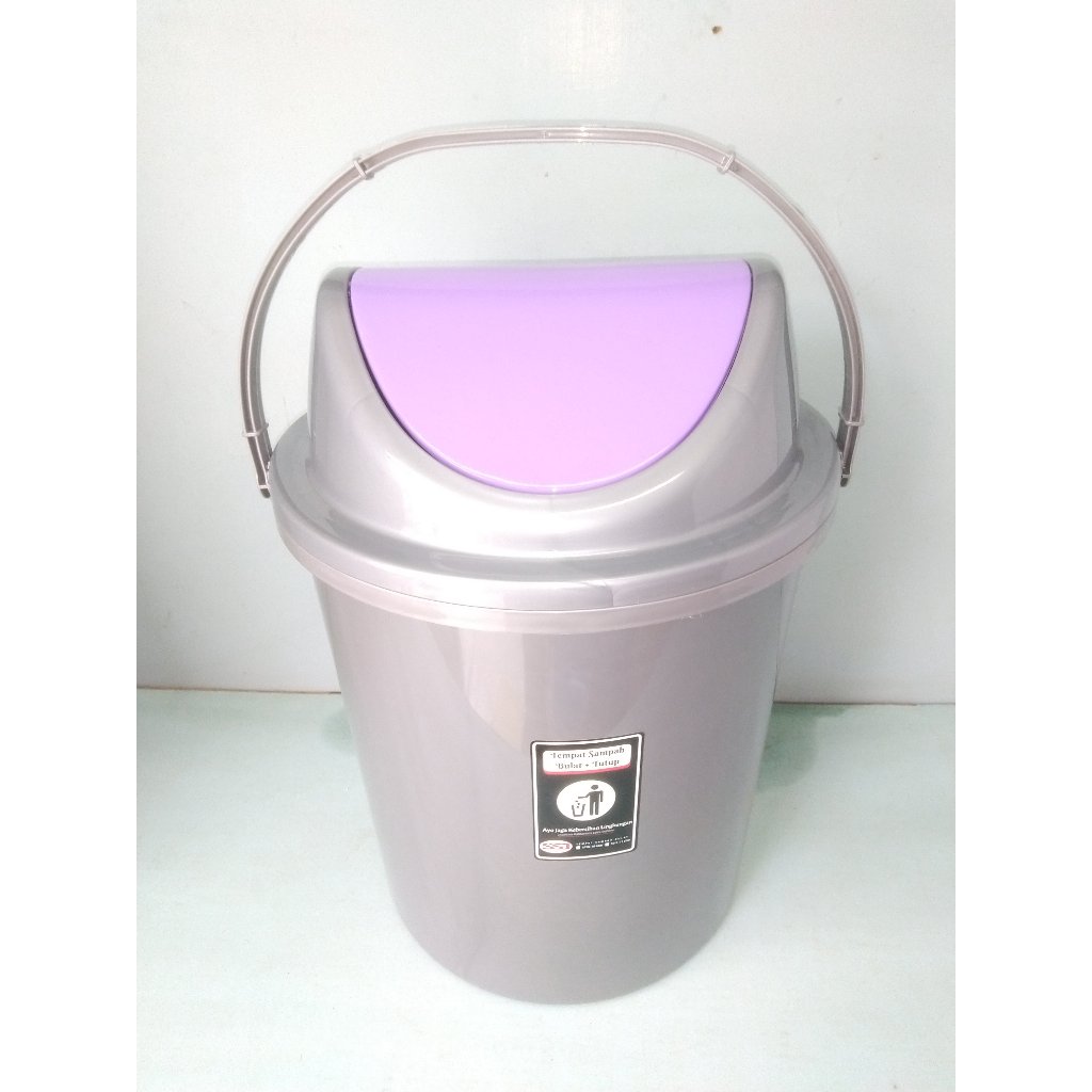 Tempat sampah plastik bulat dan tutup / SSJ / Plastik