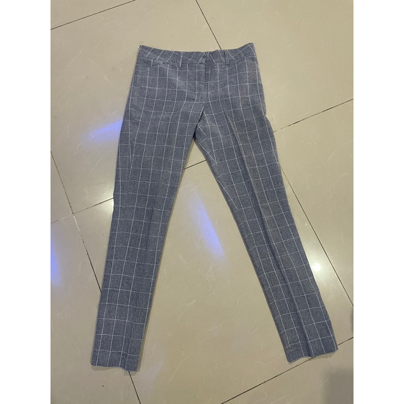 Preloved Celana Geela Kotak Abu (Nego tipis)