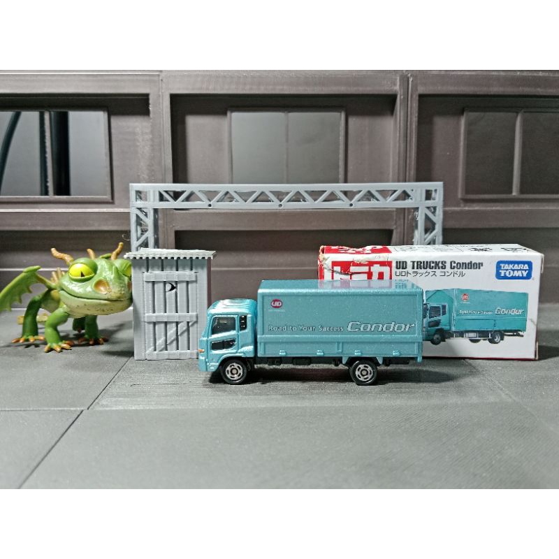 TOMICA Takara Tomy UD Trucks Condor