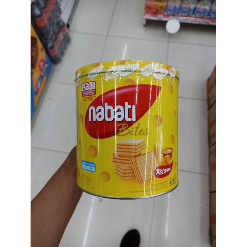 

Nabati Keju Wafer Kaleng 240g / SPESIAL BULAN RAMADHAN DAN IDUL FITRI / KUE KALENG MURAH / PARCEL LEBARAN