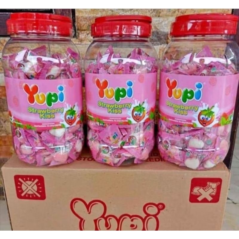 

Yupi Strawbery Toples 1karton isi 6pcs