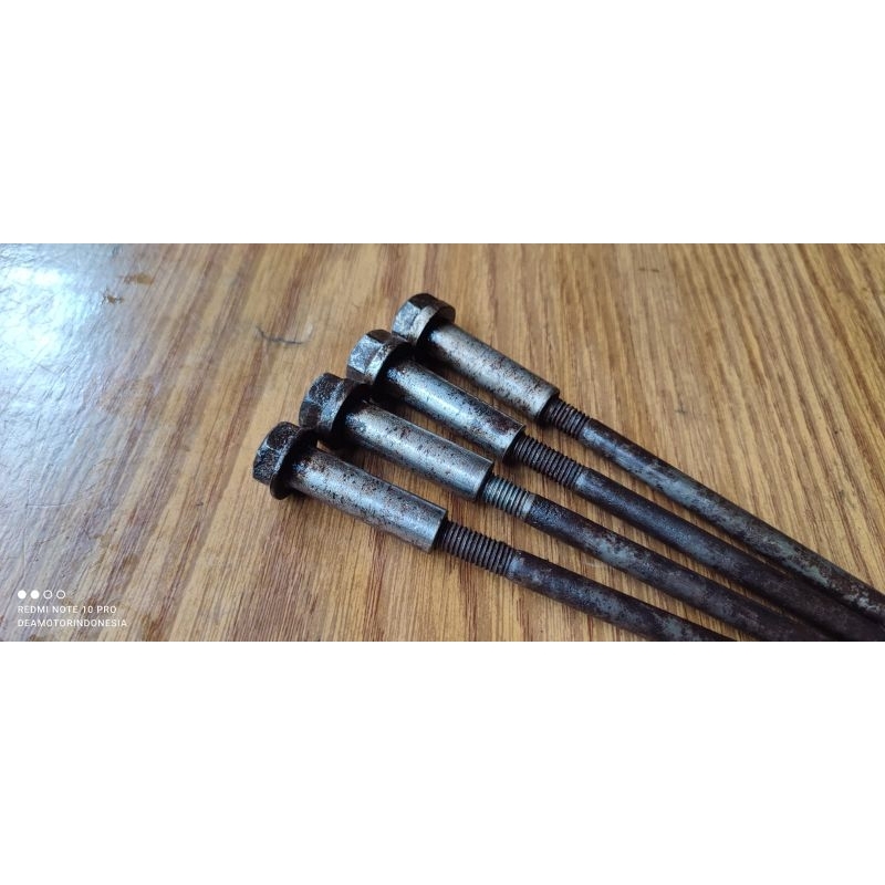 Baut ancer tusuk sate Suzuki GP original atau baut tusuk sate atau baut blog piston Suzuki GP origin