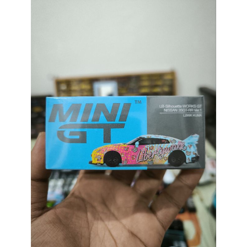 Mini GT 742 LB Works Nissan GTR R35 LBWK Kuma