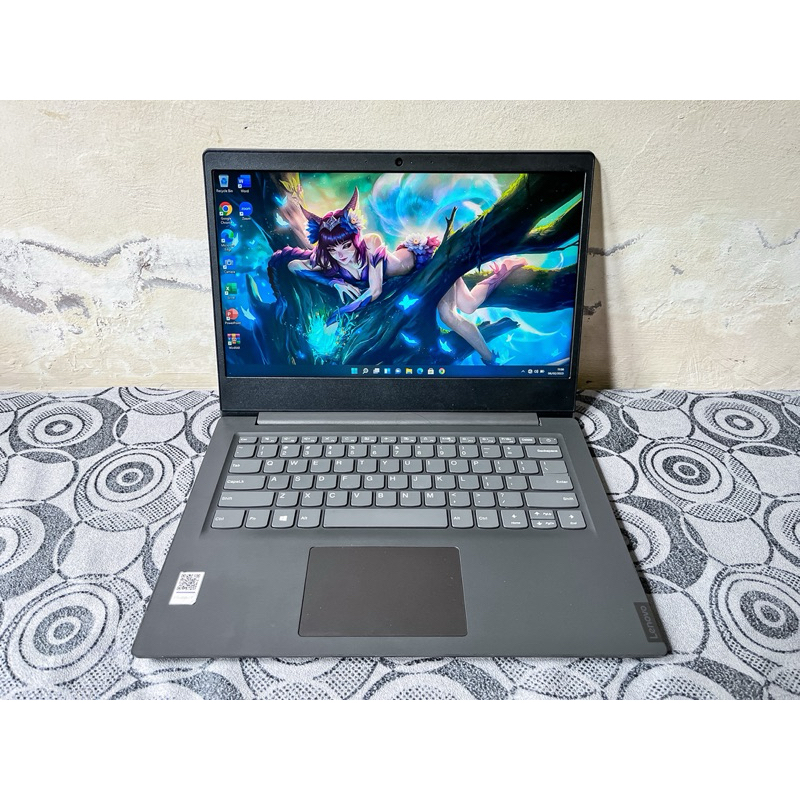 Laptop Second Lenovo V14 Amd 3020e Ram 8GB Ssd 256GB VGA Radeon Layar 14Inch FHD 180° Slim Batre 2 J