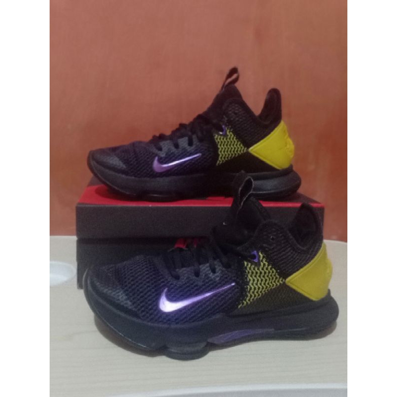 sepatu basket  size 42, (second original)