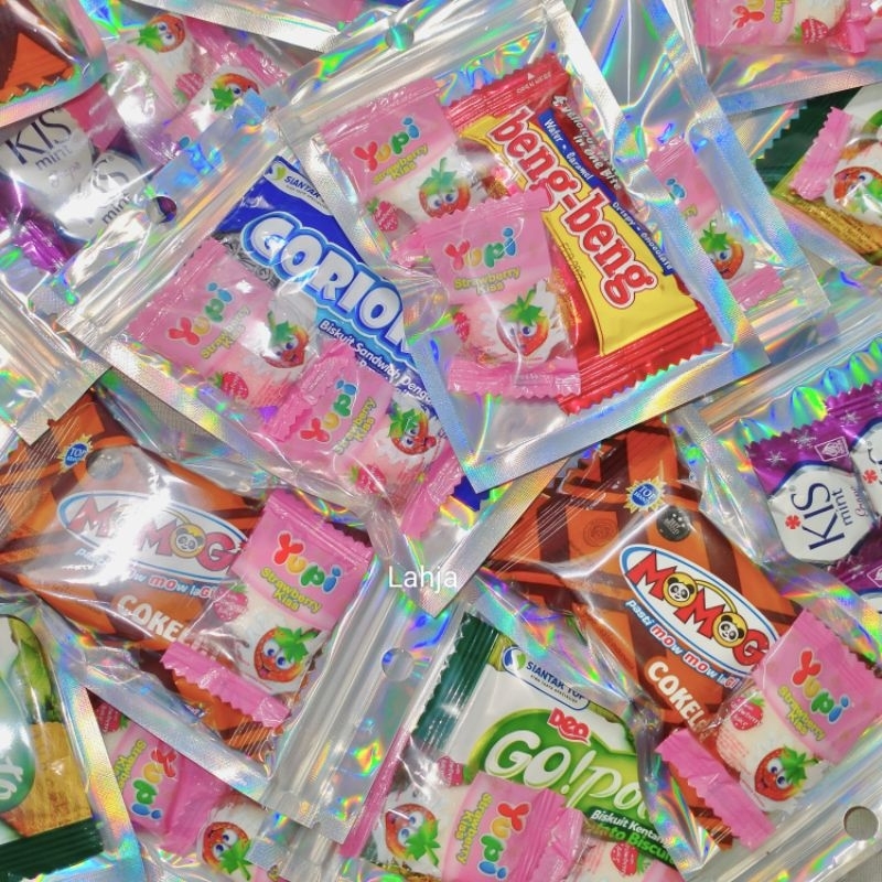 

MINI GIFT SNACK CEMILAN HAMPERS ULANG TAHUN LEBARAN WISUDA SEMPRO