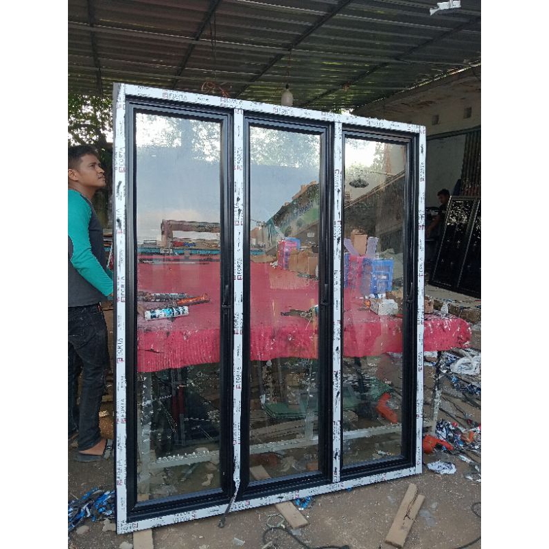 jendela aluminium 3 daun dan kaca bukaan Kanan semua UK  T 150 L180 jendela sliding kiri kanan kaca 