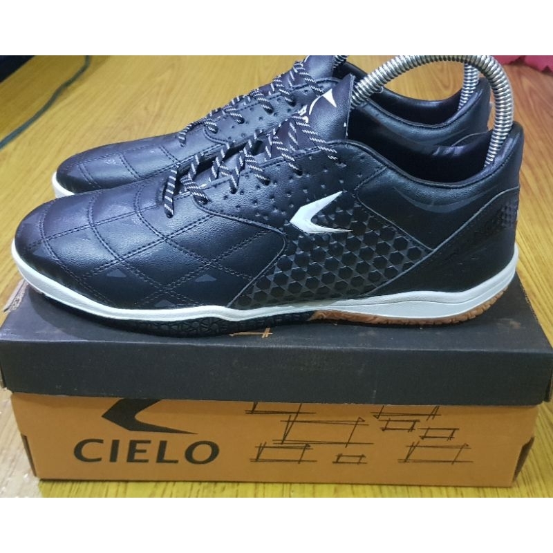 Sepatu Futsal CIELO SIZE 41