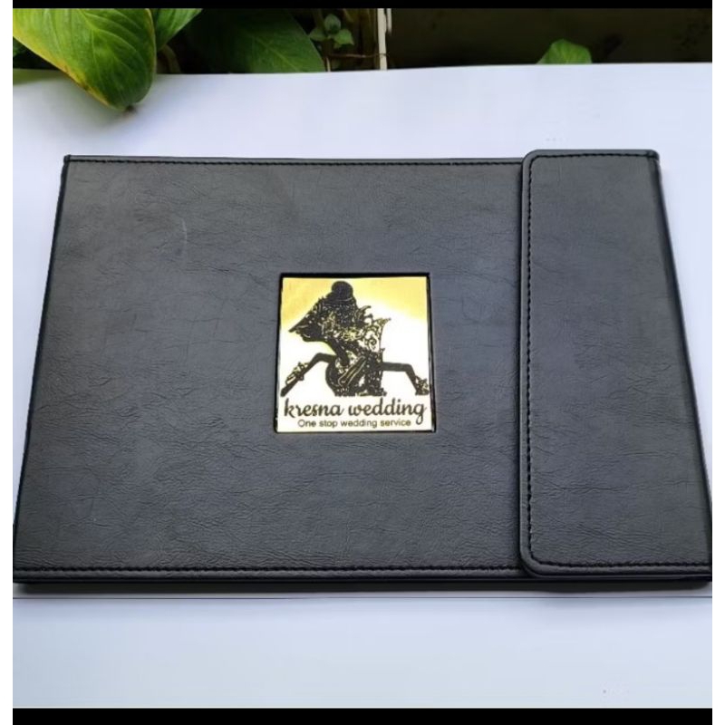 

COVER MENU LIPAT MAGNET LOGO DI GERAFIR, UKURAN A4 LANSCAFE