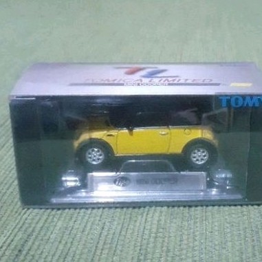 Tomica Limited Mini Cooper Kuning | Mini Cooper Tomica Limited Box dibuka untuk Foto