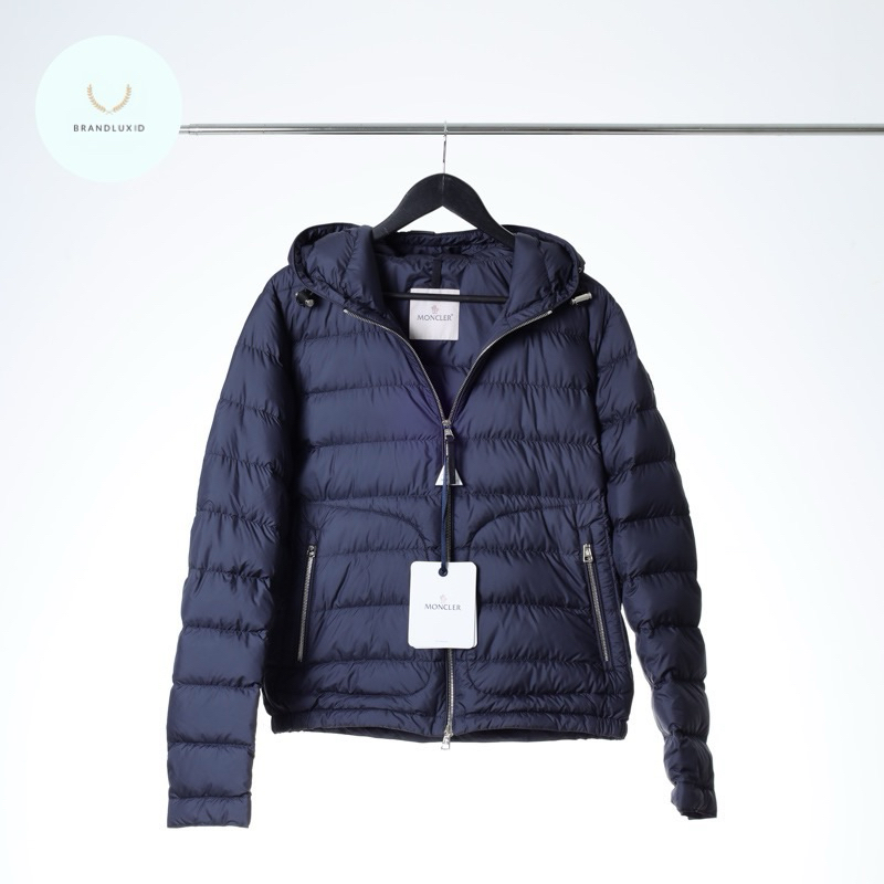 Moncler Men Sestriere Hooded Short Down Jacket in Navy