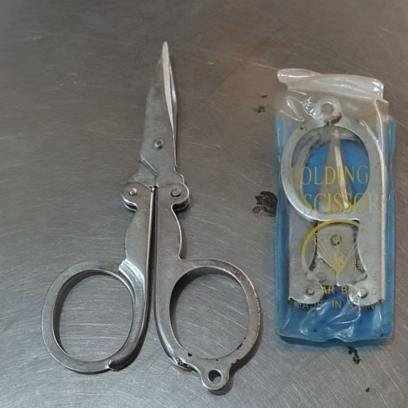 

￼Gunting lipat besar / Gunting lipat