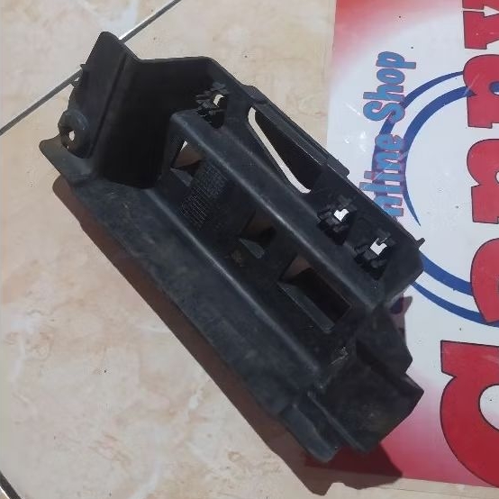 COVER TUTUP ACCU AKI SUPRA X 125 FI.supra x125 injeksi original bekas