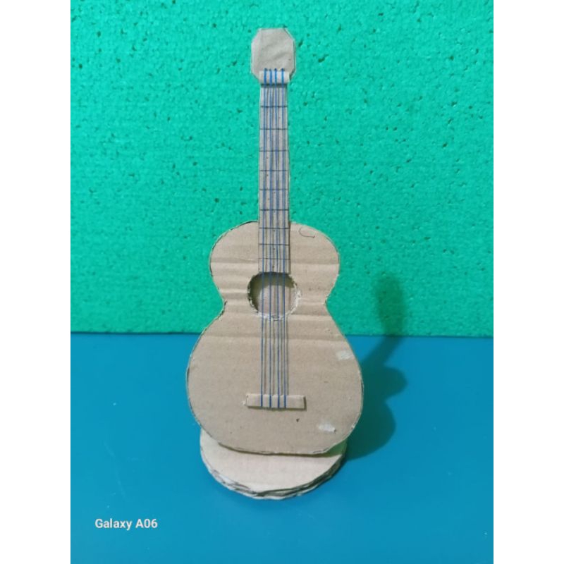 prakarya gitar dari kardus/kerajinan tangan