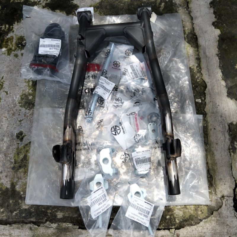 AREM W175 SWING ARM W175 ORIGINAL BARU PNP CB GL100 & GL MAX/MEGAPRO