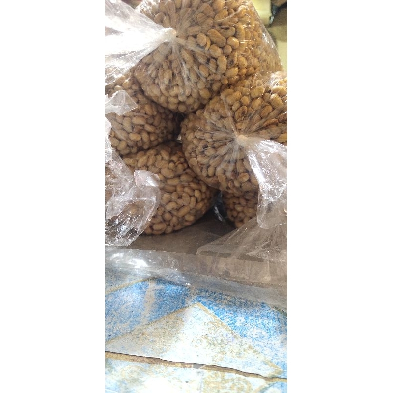 

kacang kedelai goreng, berat1/2 kg