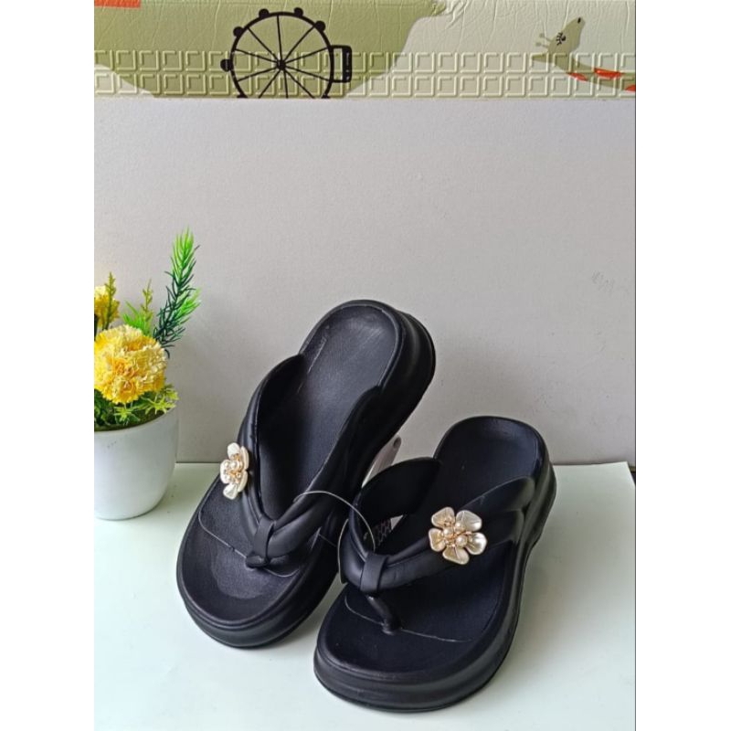 Sandal Jepit Cewek Wedges Korea motif