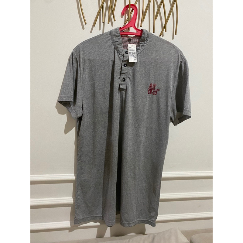 Kaos Pria Abu-abu lengan pendek