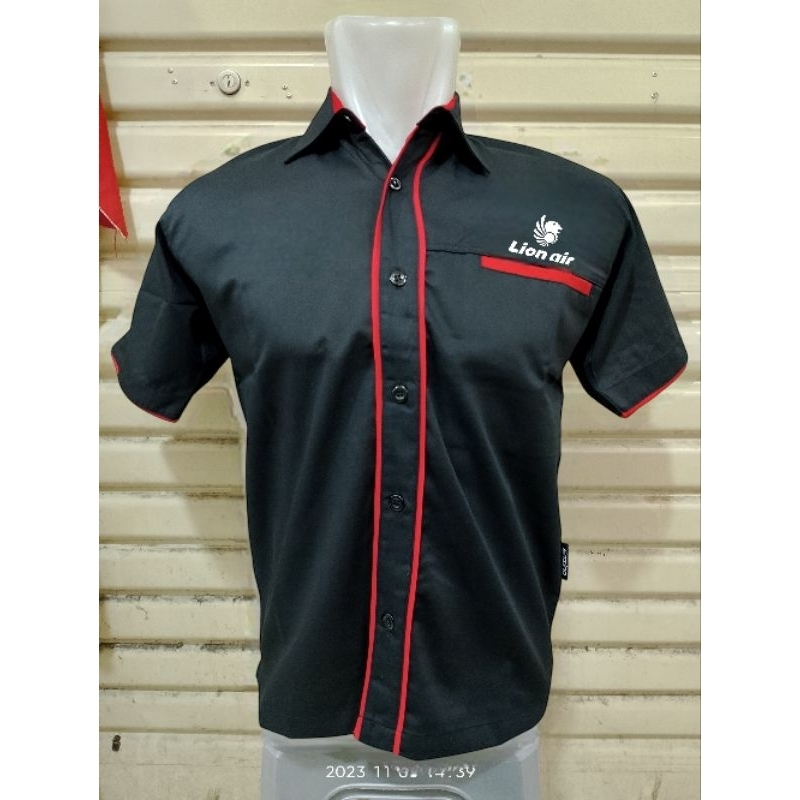 Kemeja Lion air Seragam Lion Hitam Lis Merah Pendek
