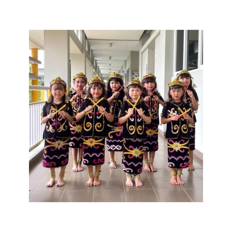 SET EKONOMIS BAJU ADAT DAYAK ANAK CEWEK SD - BAJU ADAT DAYAK SD EKONOMIS